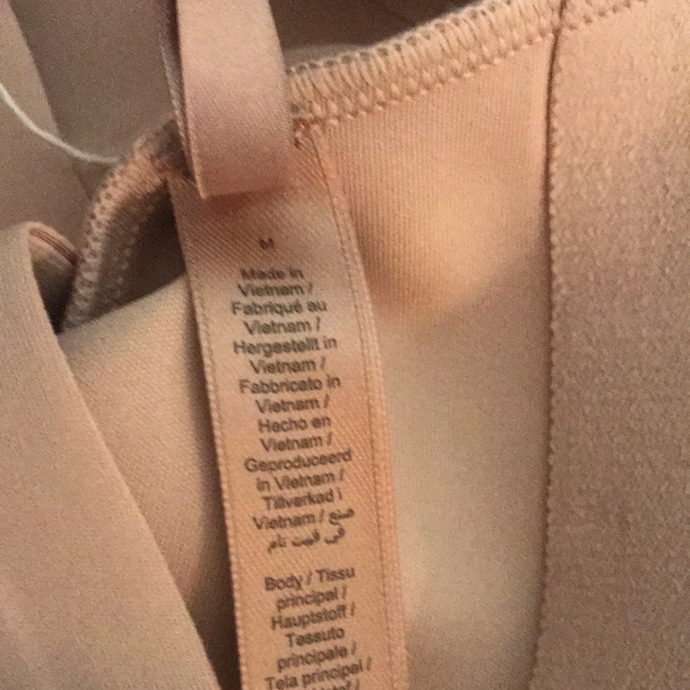 SKIMS High-Waist Sculpting Short - Nude Beige - Picture 4 of 6